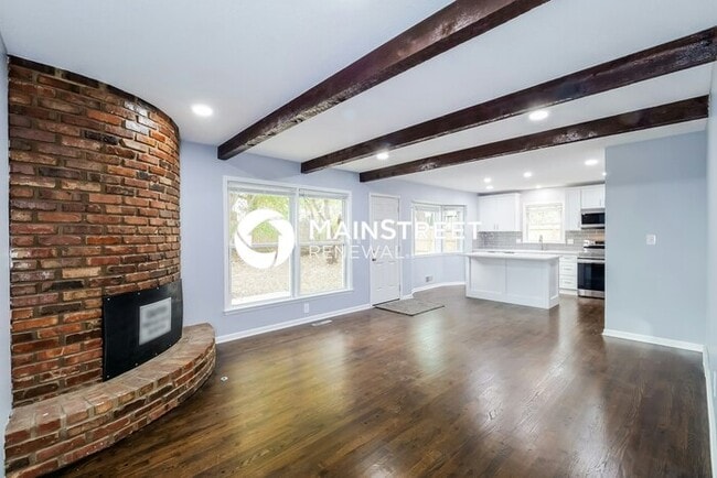 4 Bedroom Pet-Friendly Home in Overland Park, KS with Main Street Renewal