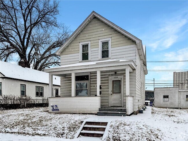 Building Photo - 1214 Sherburne Ave Rental