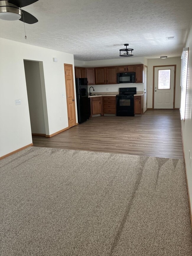 Photo - One bedroom apartment with attached one-car garage! Unidad 1046-D Laurel Tree Ct