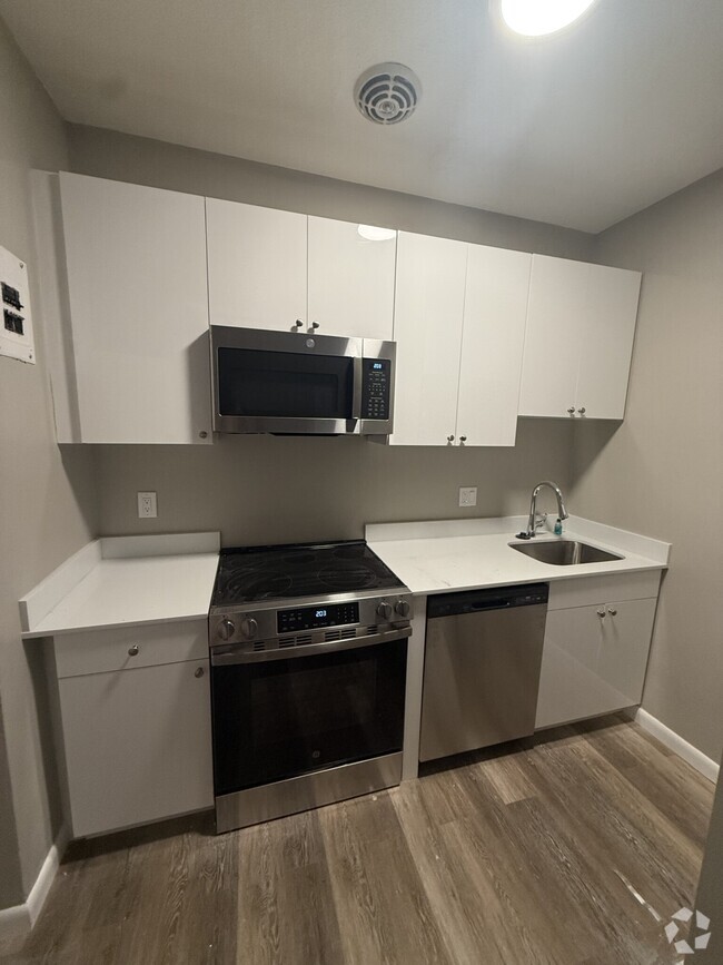 Building Photo - 50 Evergreen St Unit 13 Rental