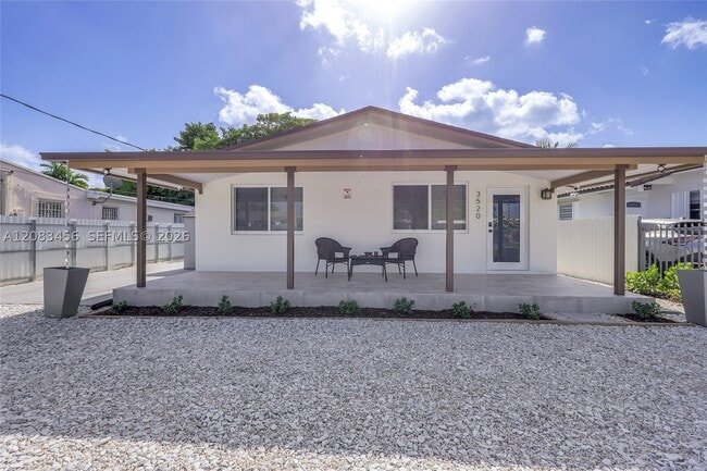 Building Photo - 3520 SW 88th Ct Unit 1