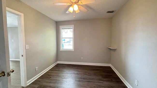 Photo - 500 Willow Ave