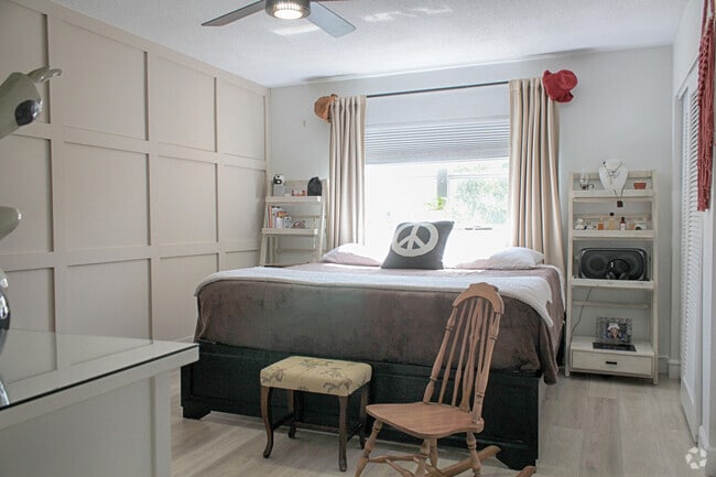 Building Photo - 2615 NE 1st Ct Unit 307 Rental