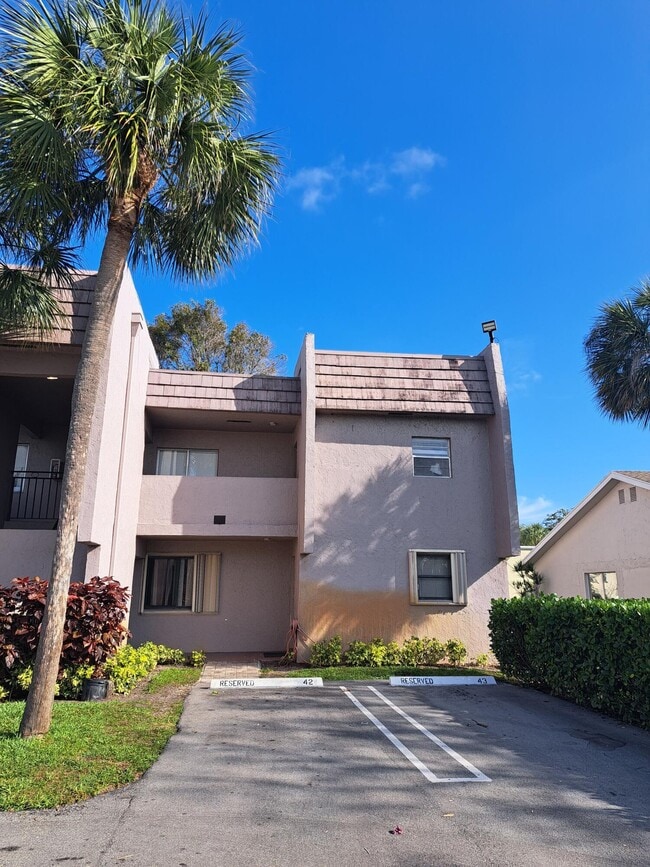 Building Photo - 2929 Zorno Way Unit 207