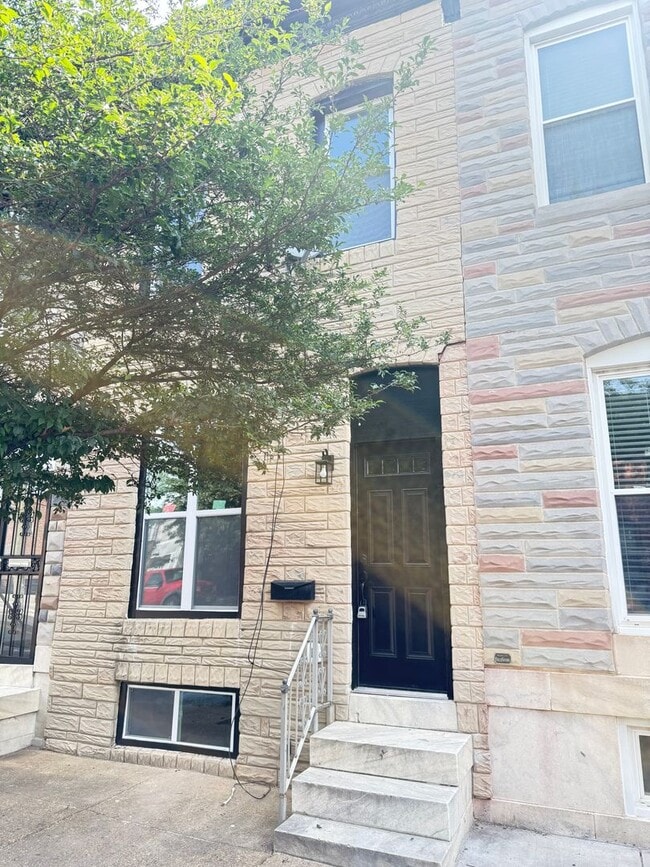 Building Photo - Three Bedroom Home in Baltimore