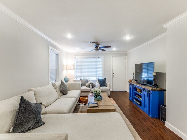 Photo - 5110 Cochran St