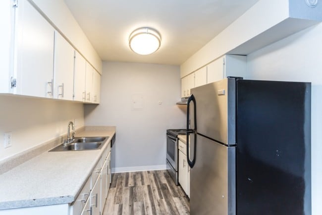 1BR, 1BA - Torrey