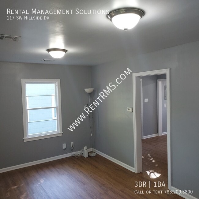 Photo - 117 SW Hillside Dr