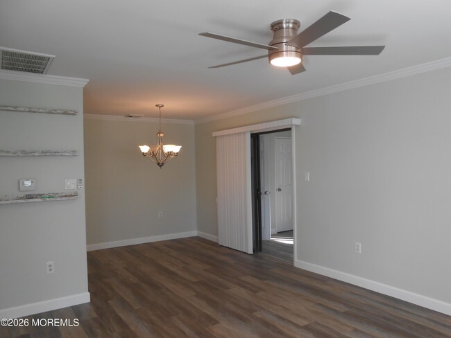 Photo - 39 Mediterranean Ct