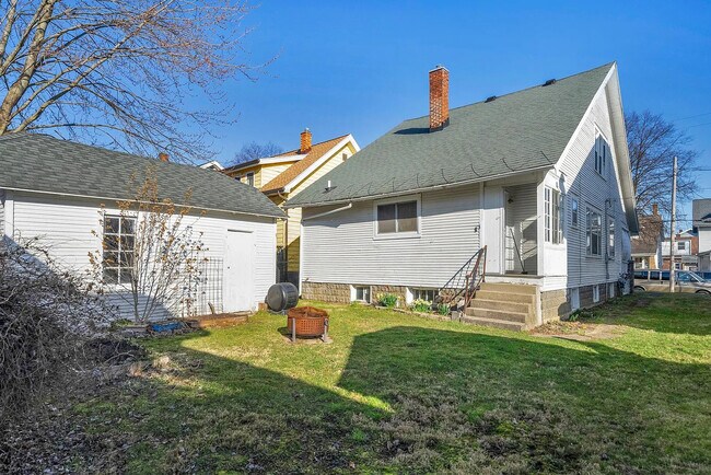 Photo - 1208 Hovey St SW