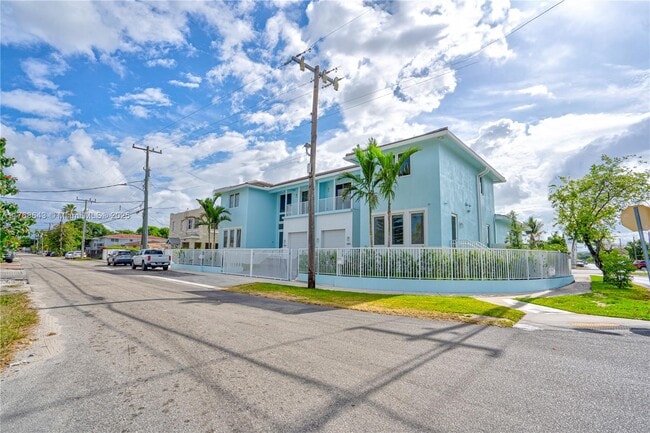 Photo - 1805 NW 22nd Ct