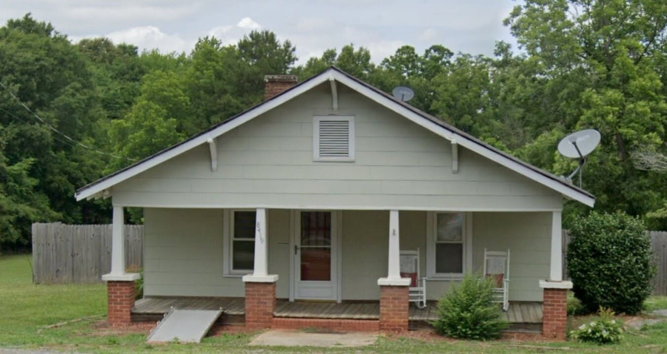 Photo - 8419 Fairview Rd