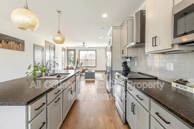 Photo - 1507B 14th Ave N