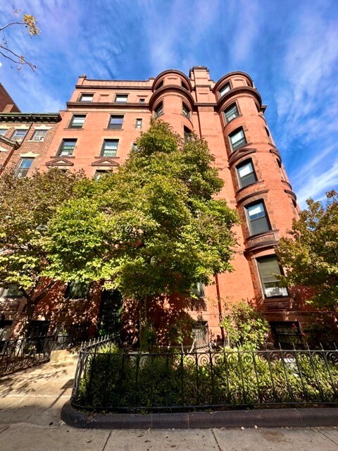 Photo - 504 Beacon St Unit 5