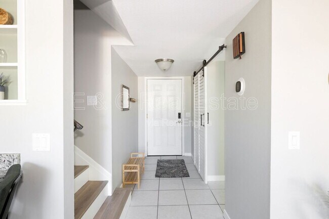 Photo - 3011 S Country Club Way