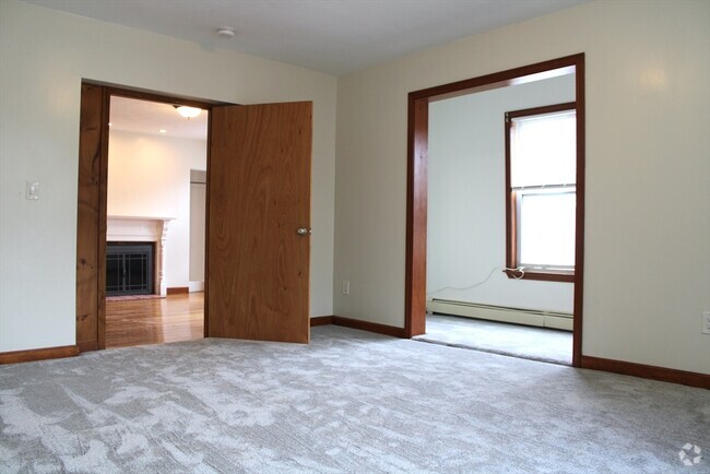 Building Photo - 17 Sewall St Unit #2 Rental