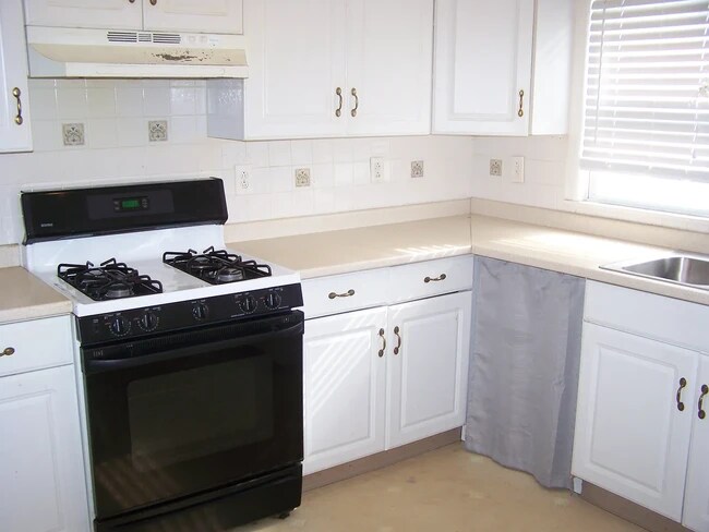 Photo - 93 Lovering Ave Unidad Upper