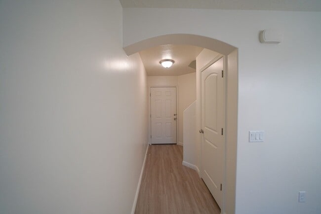 Photo - Remodeled 3 Bed / 2.5 Bath Townhome in Great Location
