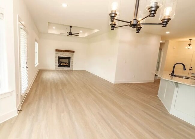Photo - 252 Nebo St