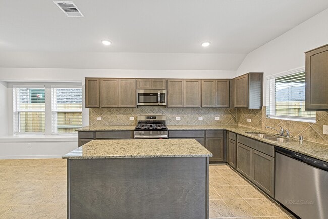 Photo - 21259 Shr Blf Dr