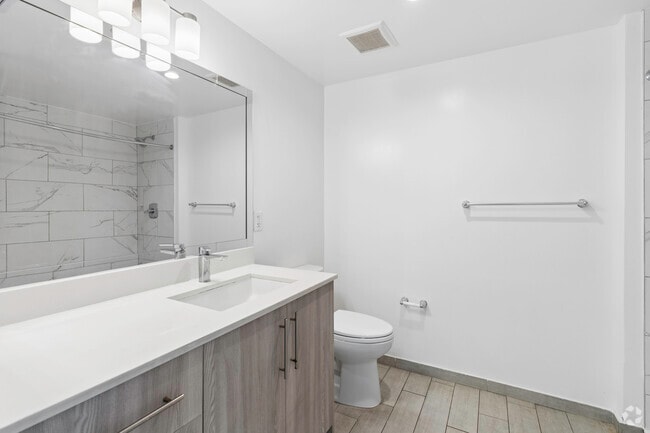 3BR, 2BA - 1,091SF