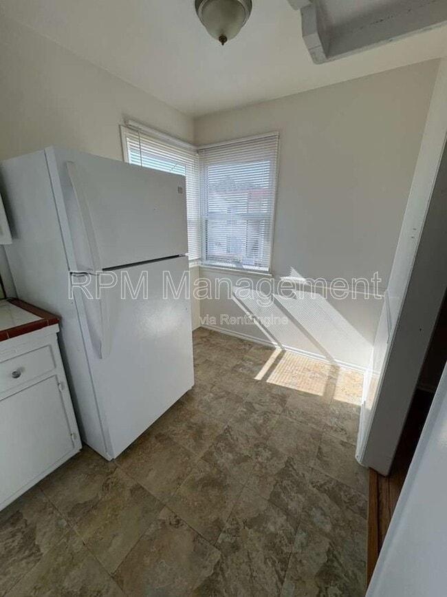 Photo - 124 S Park View St Unidad 6