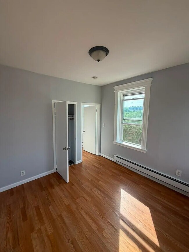Photo - 300 Watchung Ave Unidad 8