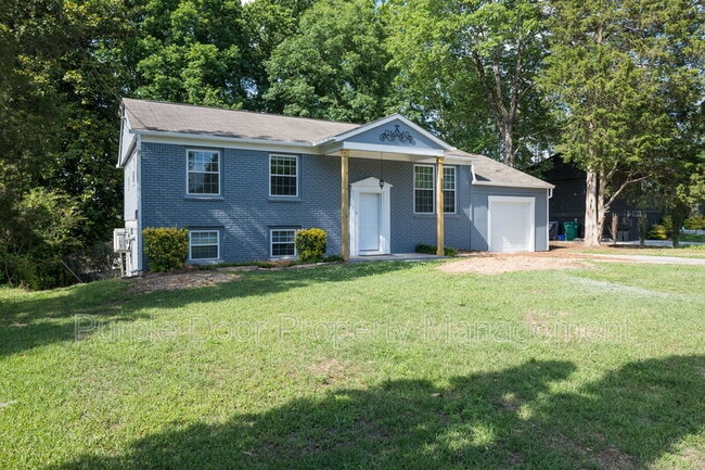 2369 Brenda Dr SE