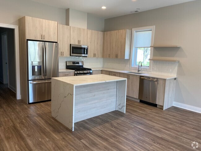 Building Photo - 1401 W Cossitt Ave Unit 3W Rental