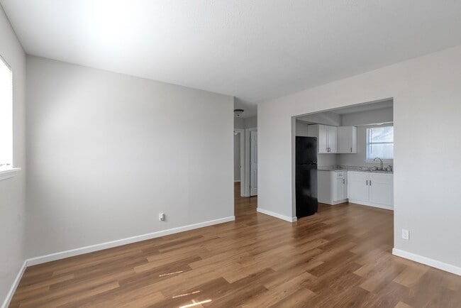 Photo - 809 John Adams Dr