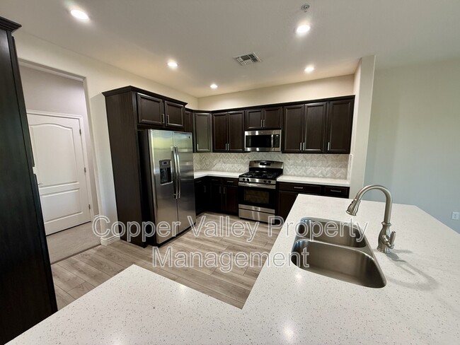 Building Photo - 2425 W Bronco Butte Trl Unit #2004