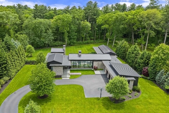 Building Photo - 63 Sylvan Ln