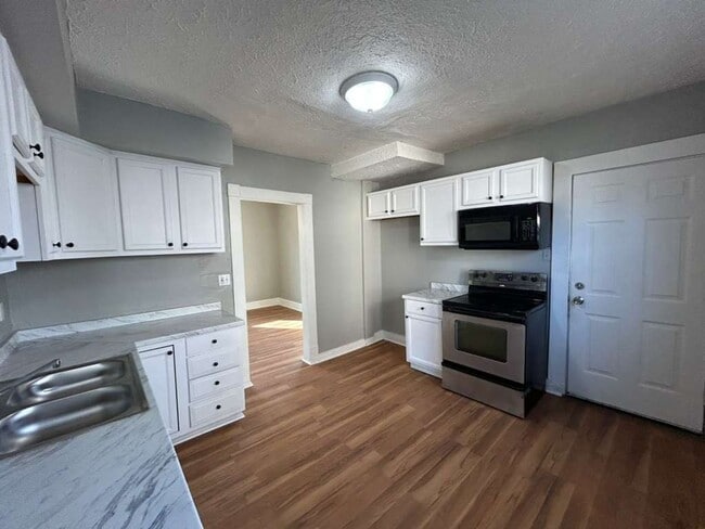 Photo - Charming & Move-In Ready in Lorain!