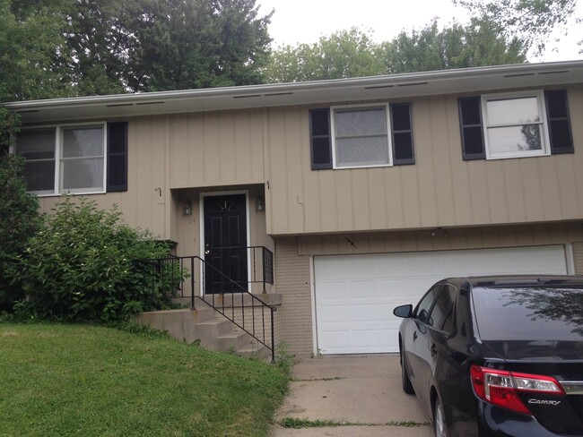 4 bedroom house on the west side of Iowa C... - 4 bedroom house on the west side of Iowa C...