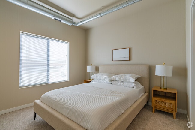 2BR, 2BA - 1125SF