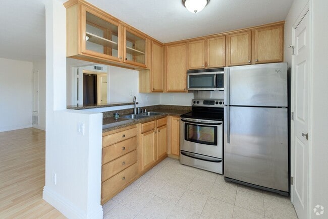 Building Photo - Quiet, Unit in Santee with View! Rental