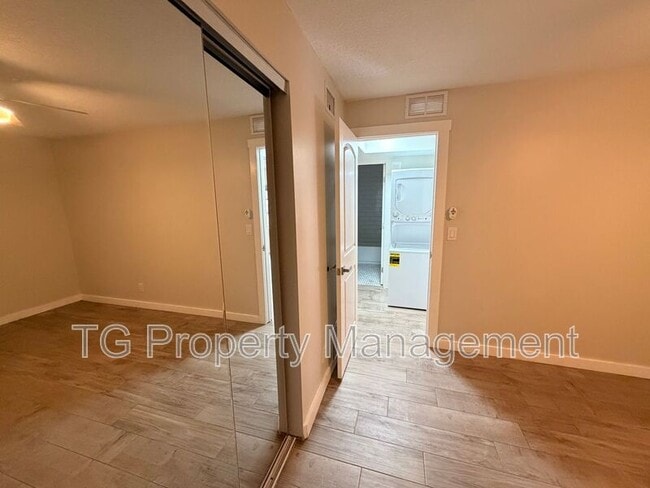 Photo - 1700 Main St