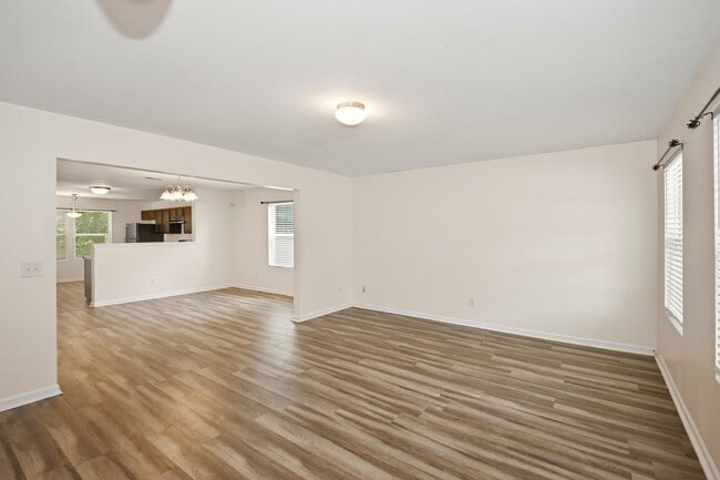 Photo - 1025 Rook Rd