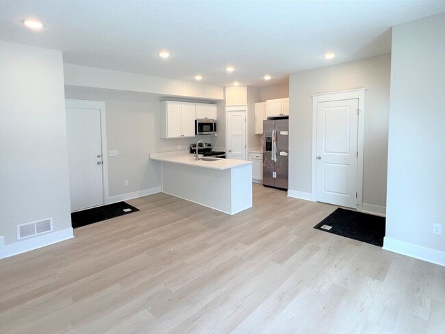 Photo - 4 Bedroom Townhome - Holland South Side