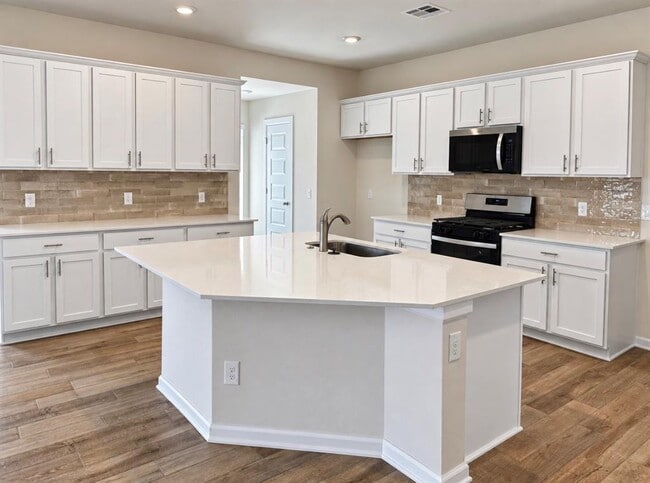 1236 Mahogany Ln