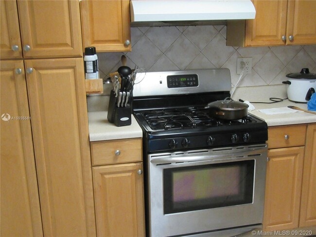 Photo - 140 NW 190th St