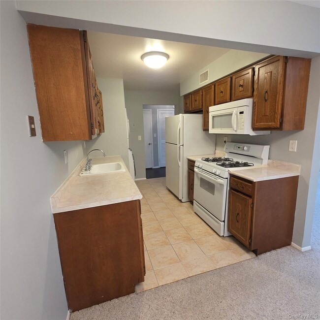 Photo - 80 New Holland Village