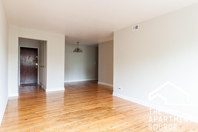 Photo - 5917 N Kenmore Ave Unit 523