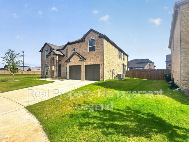 Building Photo - 1019 Modesto Dr