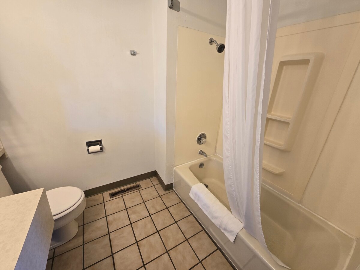 Photo - 346 W Kansas St Unit 114