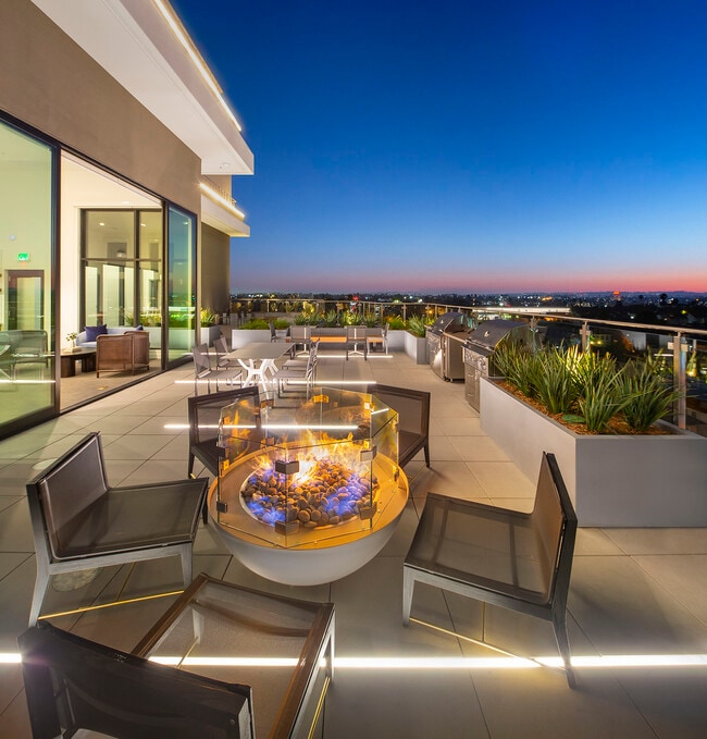 Photo - Nova Apartments on Wilshire