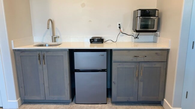 Building Photo - 948 W Jonathon Dr Unit Casita