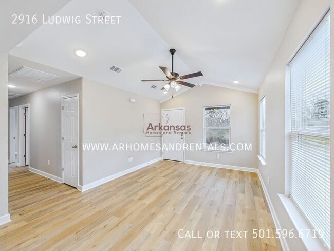 Photo - 2916 Ludwig St