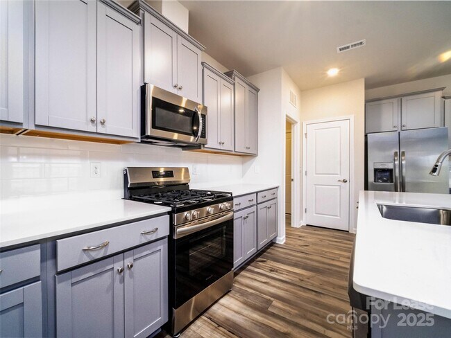 Photo - 1603 Swallow Tail Dr