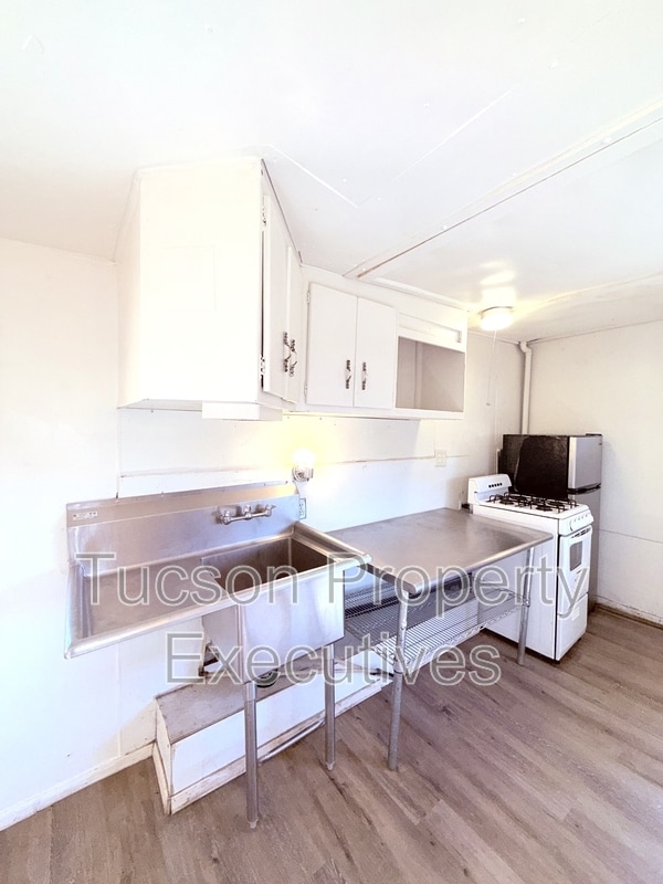 Photo - 1454 W Kilburn St